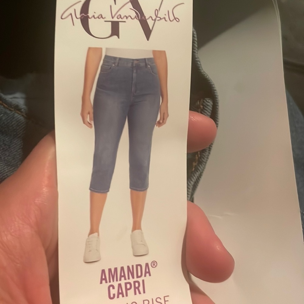 - Gloria Vanderbilt capris